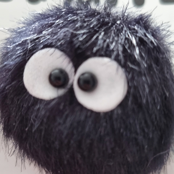 Studio Ghibli Spirited Away Soot Sprite Pin - Picture 3 of 3